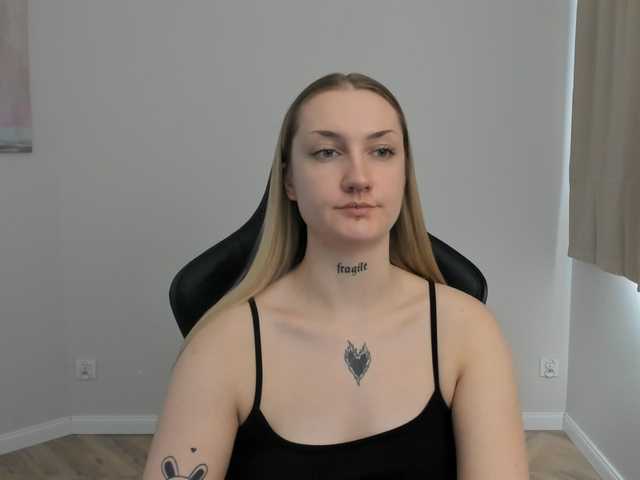 AlexaKisses