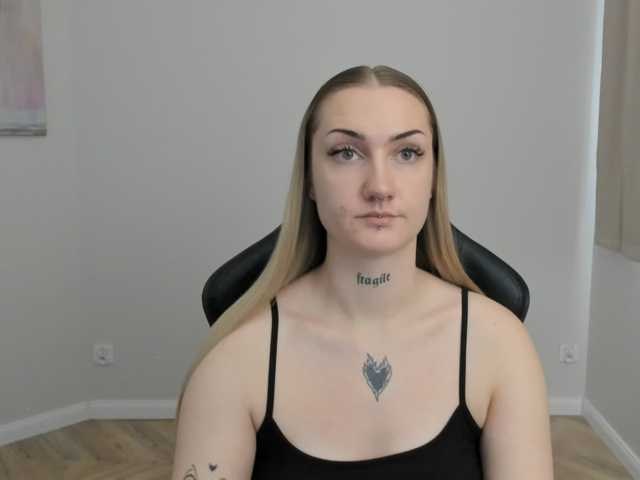 AlexaKisses
