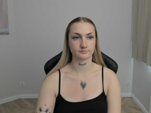 AlexaKisses