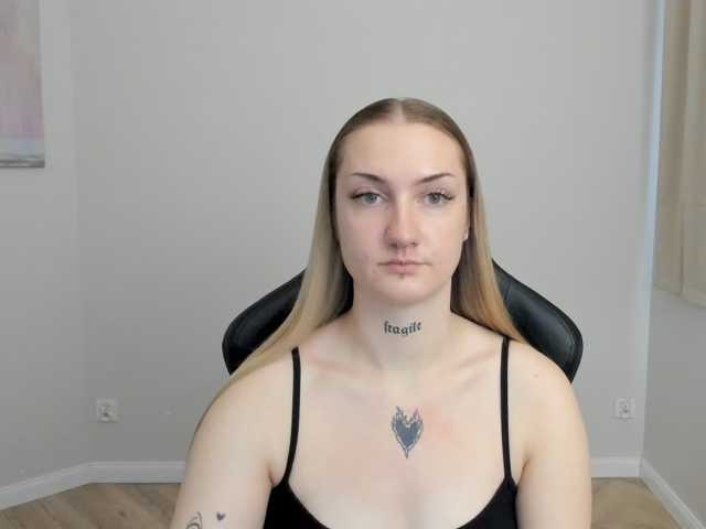 AlexaKisses