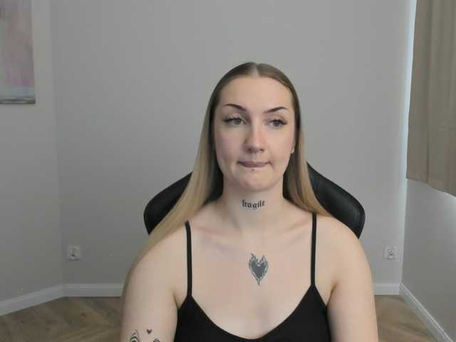 AlexaKisses