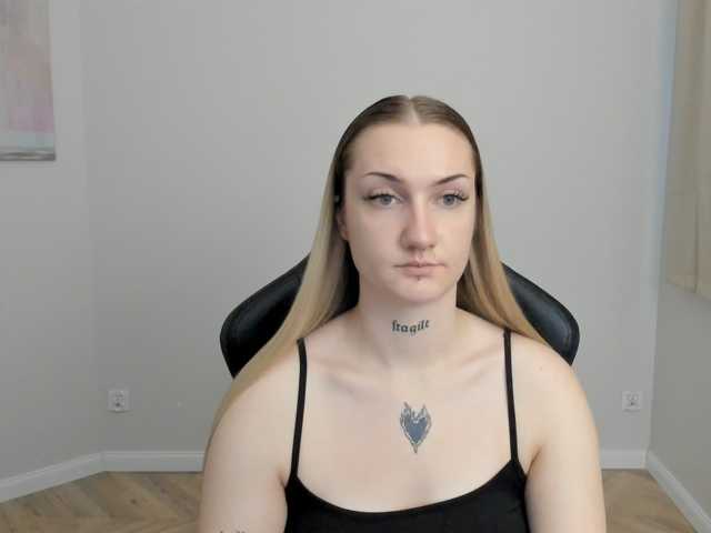 AlexaKisses