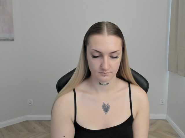 AlexaKisses