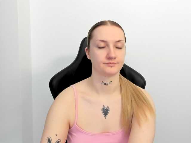 AlexaKisses