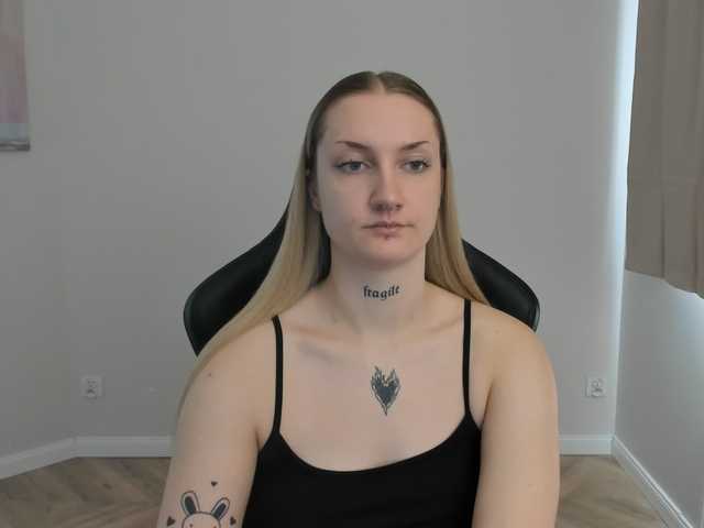 AlexaKisses