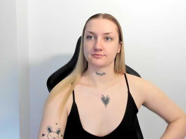 AlexaKisses