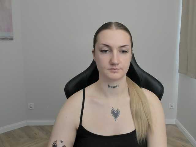 AlexaKisses
