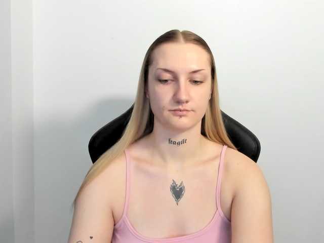 AlexaKisses webcam