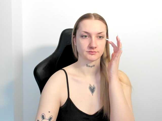 AlexaKisses