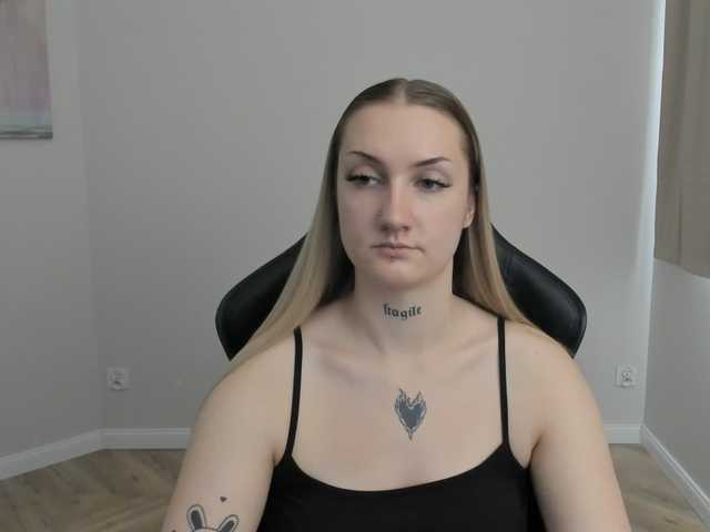 AlexaKisses