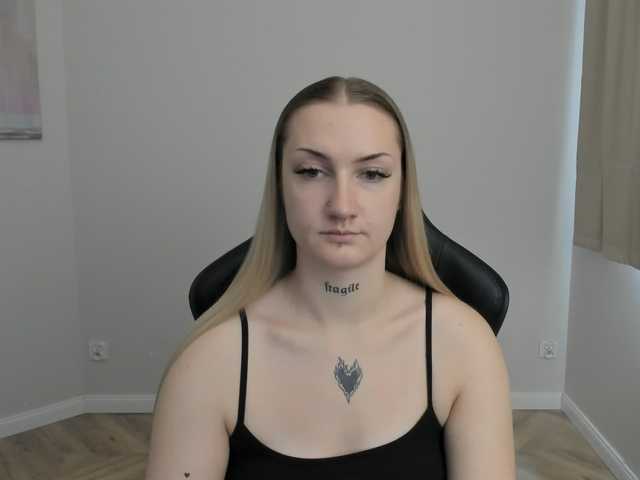 AlexaKisses