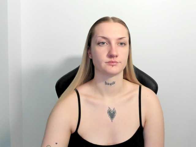 AlexaKisses