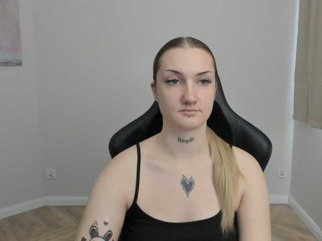 AlexaKisses
