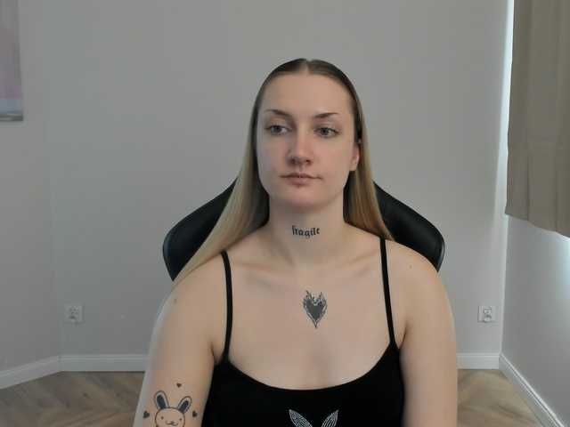 AlexaKisses