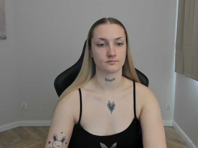 AlexaKisses live cam on BongaCams