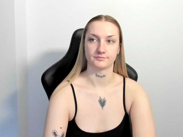 AlexaKisses