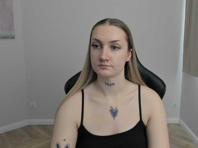 AlexaKisses