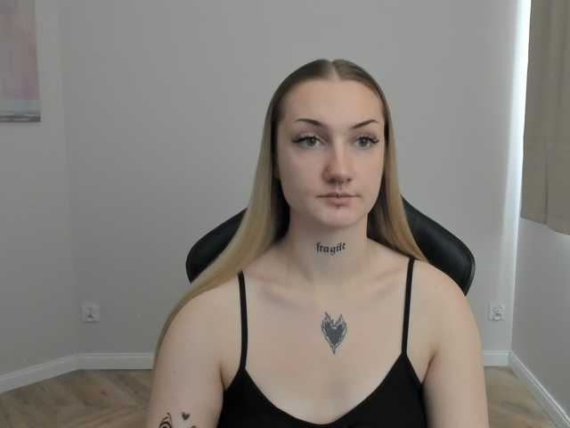 AlexaKisses