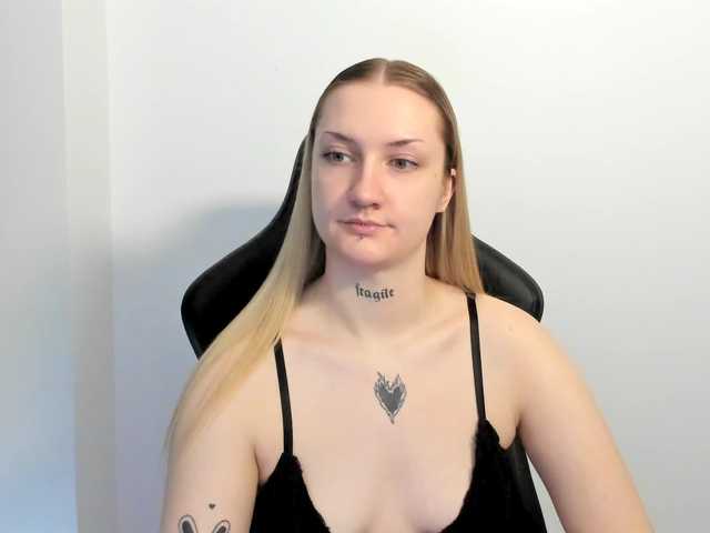AlexaKisses