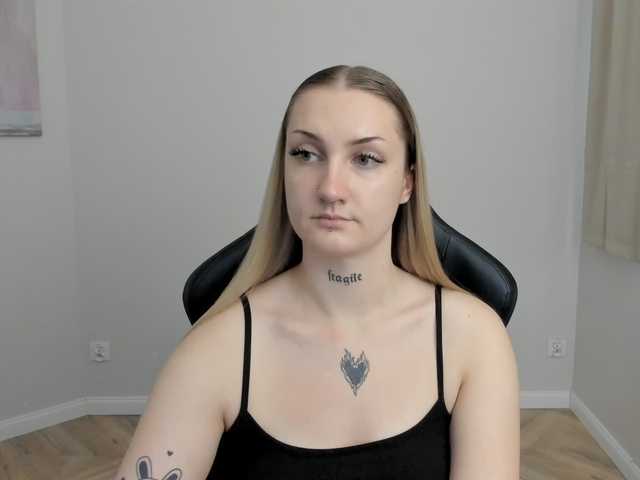 AlexaKisses
