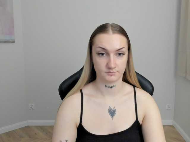 AlexaKisses