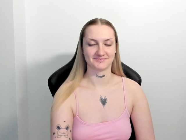 AlexaKisses