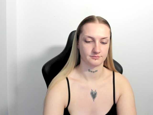 AlexaKisses