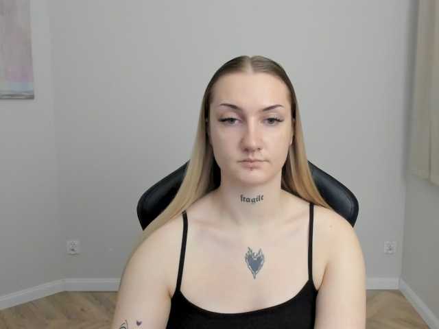 AlexaKisses