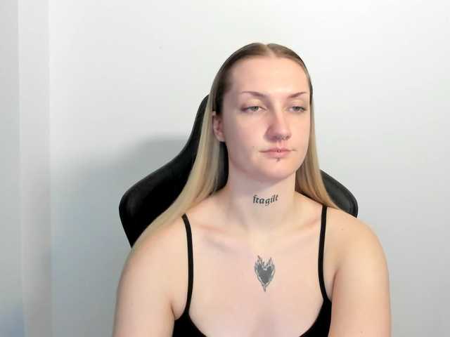 AlexaKisses