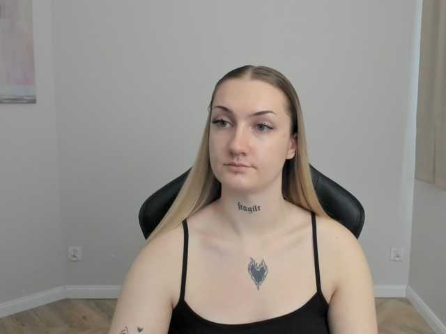 AlexaKisses