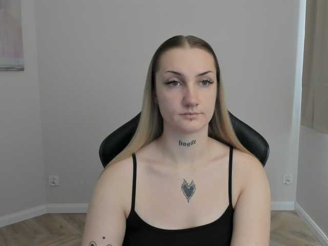 AlexaKisses