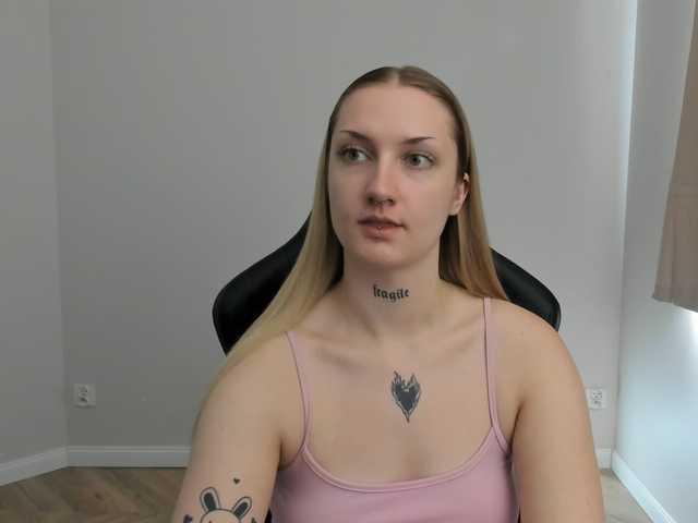 AlexaKisses