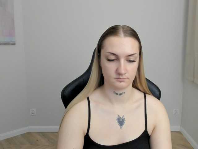 AlexaKisses