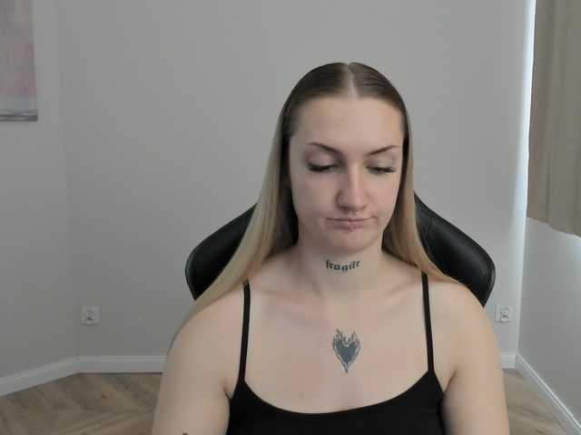 AlexaKisses