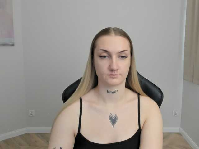 AlexaKisses