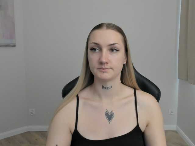 AlexaKisses