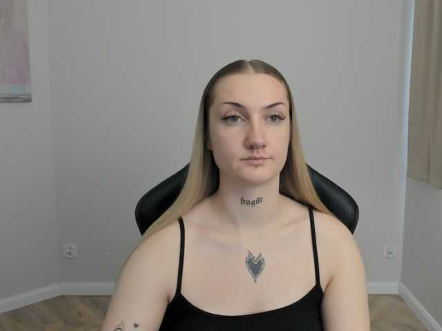 AlexaKisses