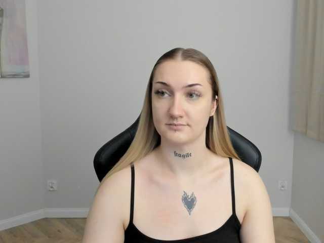 AlexaKisses