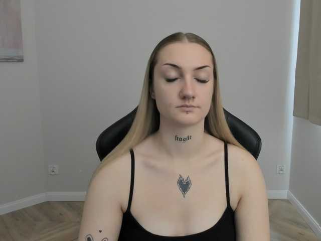 AlexaKisses