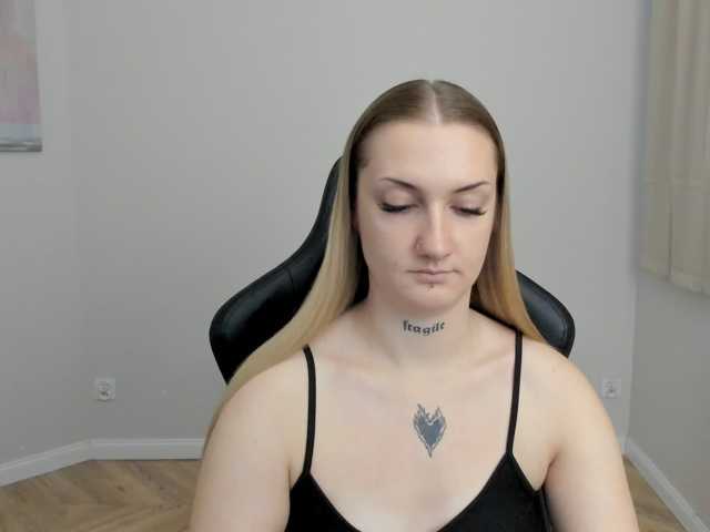 AlexaKisses