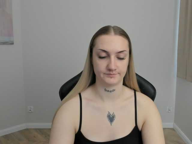 AlexaKisses