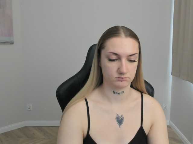 AlexaKisses