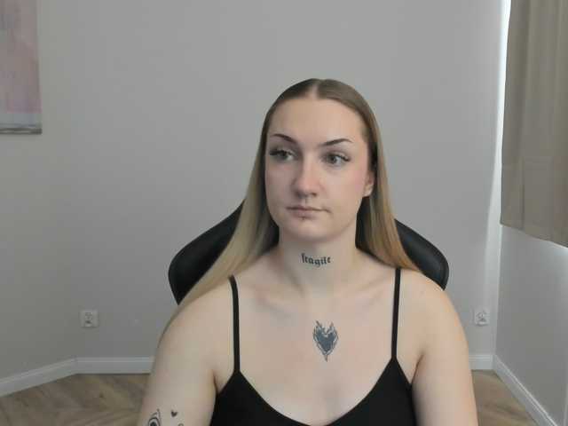 AlexaKisses