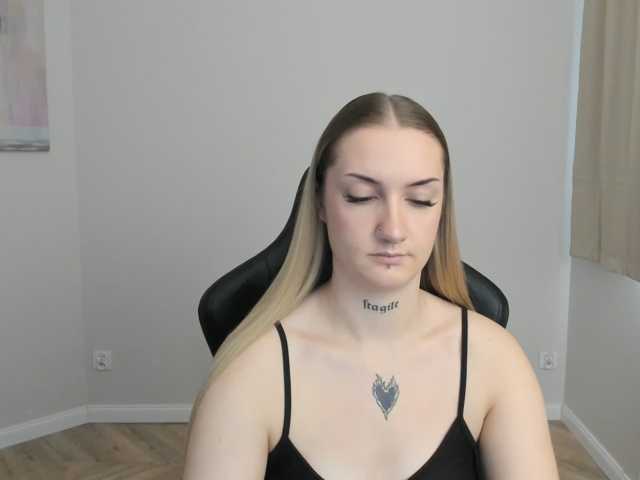 AlexaKisses