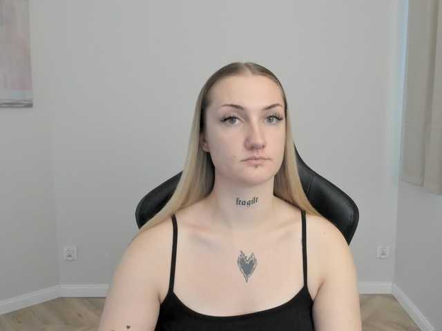 AlexaKisses