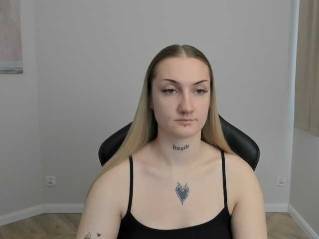 AlexaKisses