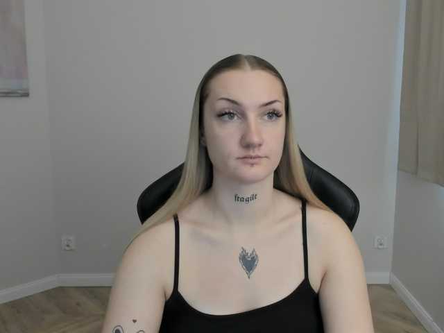 AlexaKisses