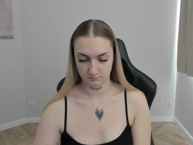 AlexaKisses