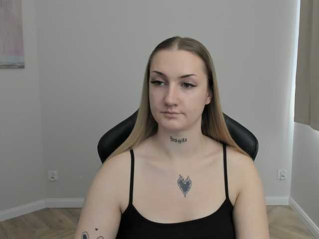 AlexaKisses