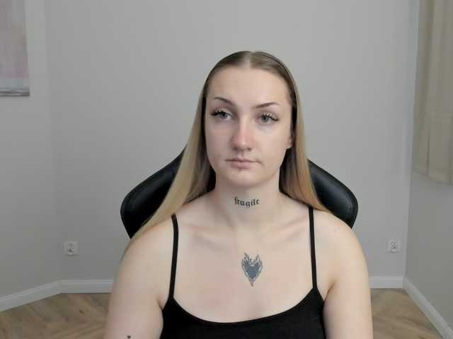 AlexaKisses